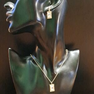 Nine West Necklace Set